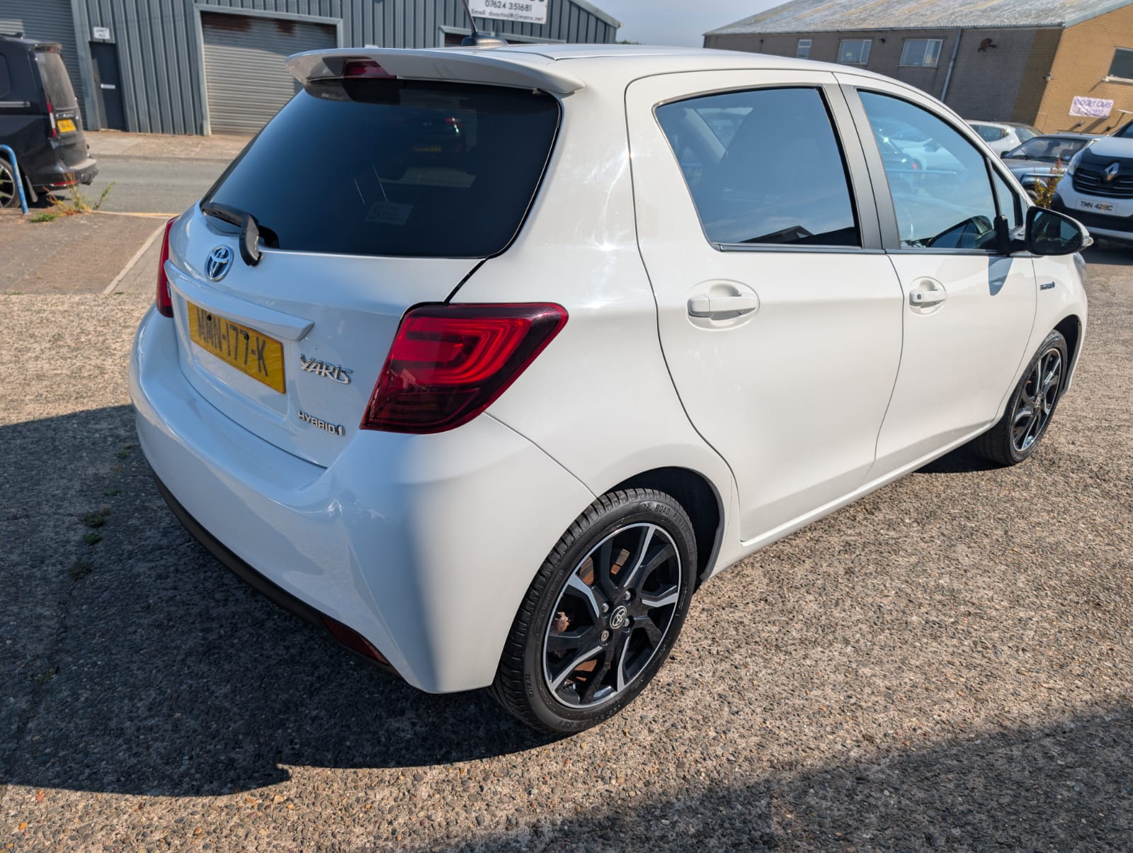 TOYOTA YARIS DESIGN HYBRID view 1
