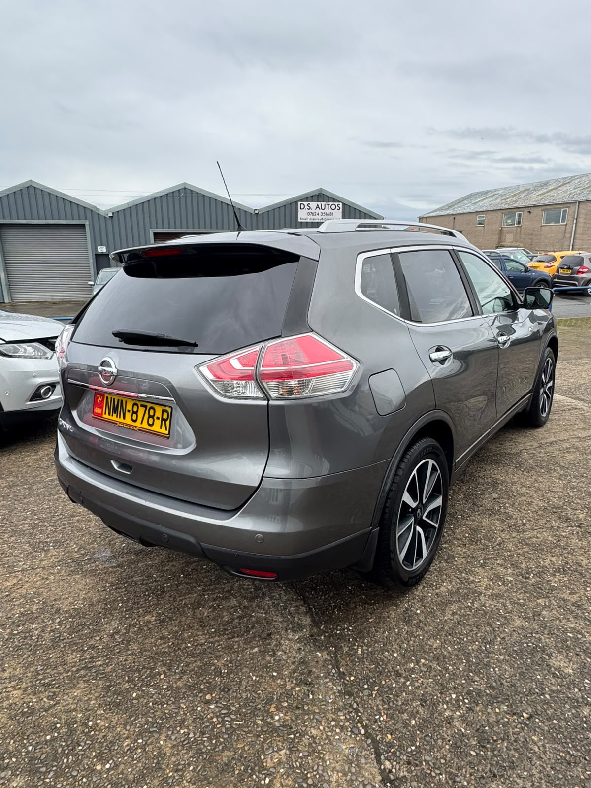 NISSAN X-TRAIL TEKNA view 2