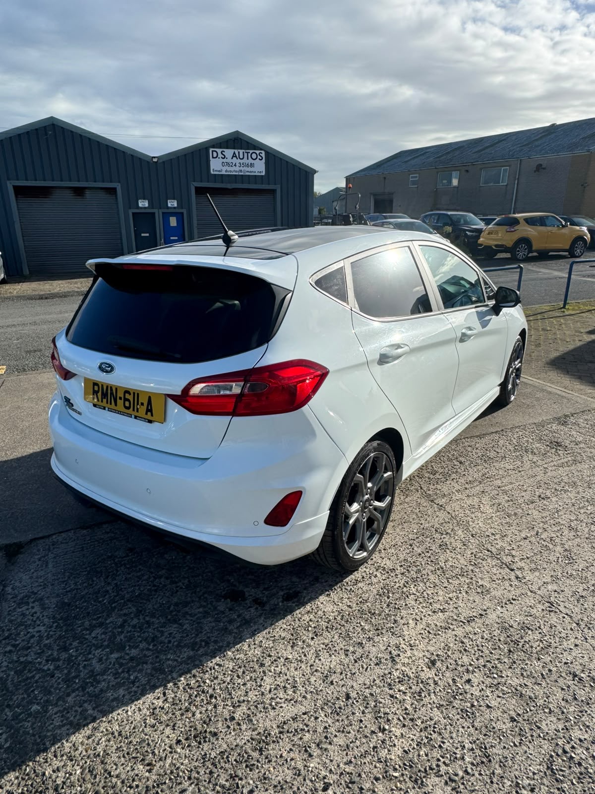 FORD FIESTA ST-LINE view 2